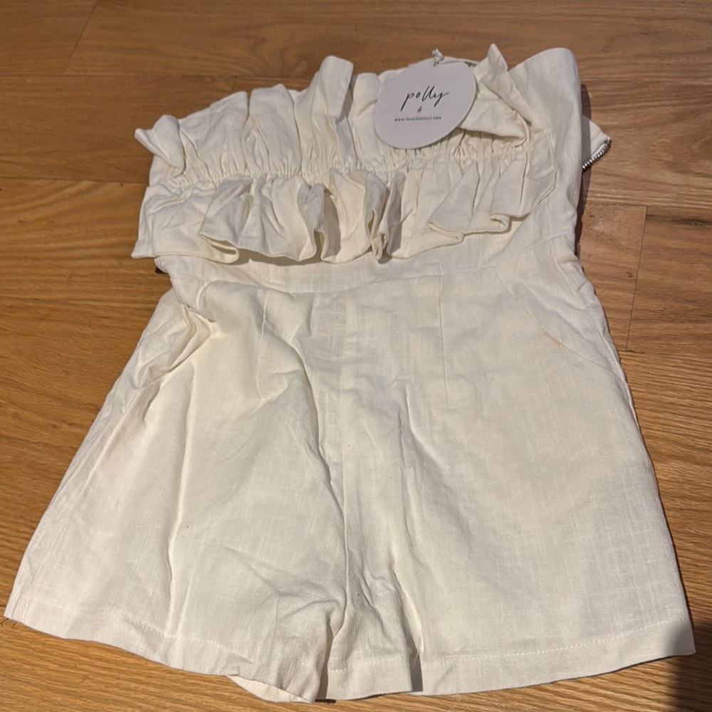 Elegant White Strapless Ruffle Top